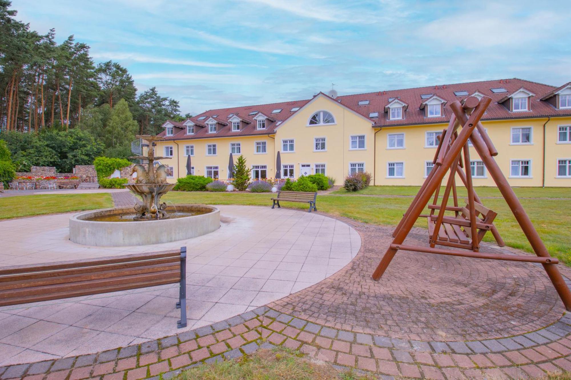 Ferien Hotel Flaeming Niemegk  Εξωτερικό φωτογραφία