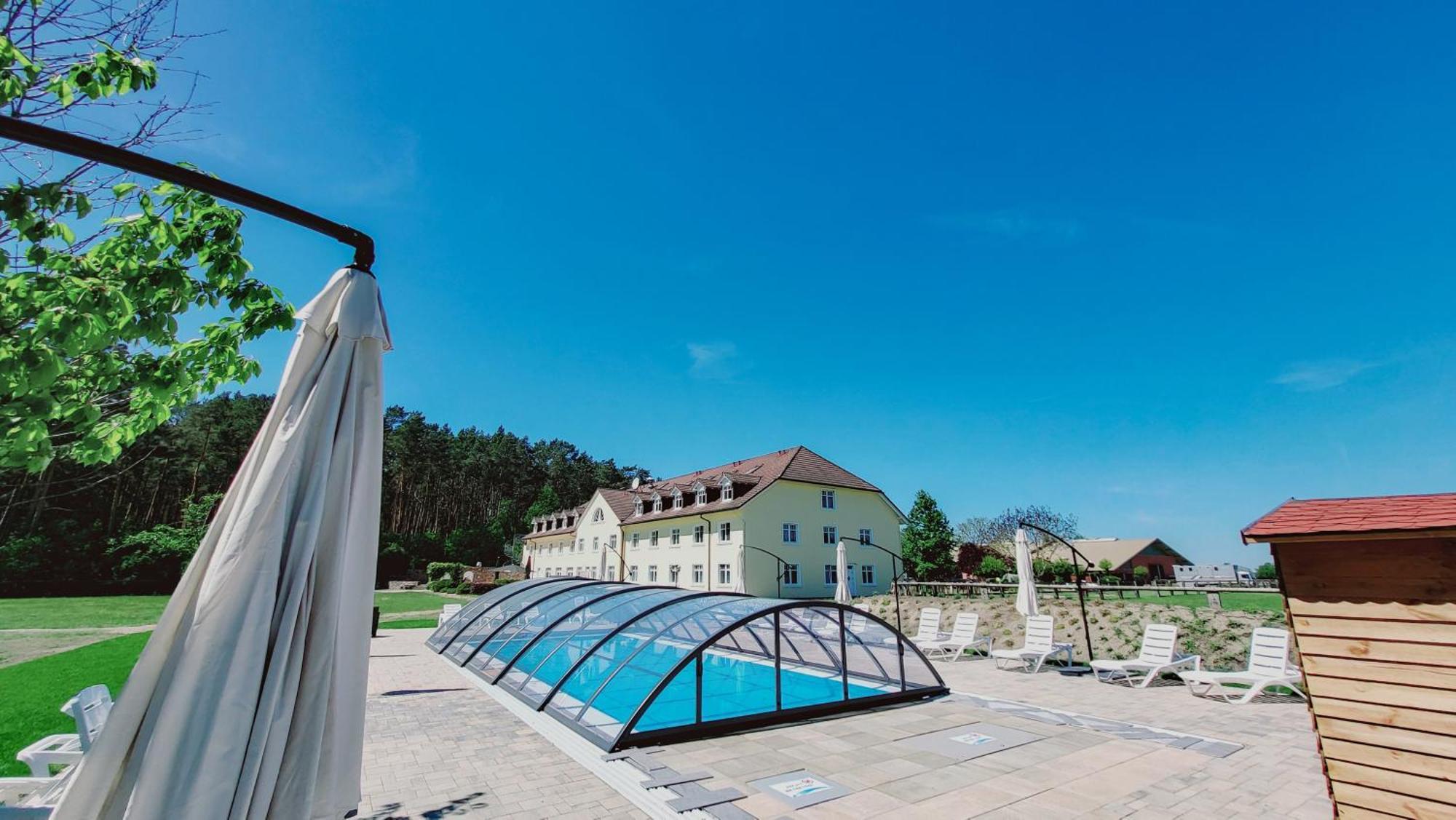 Ferien Hotel Flaeming Niemegk  Εξωτερικό φωτογραφία
